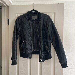 Black quilted bomber jacket, faux leather - Large